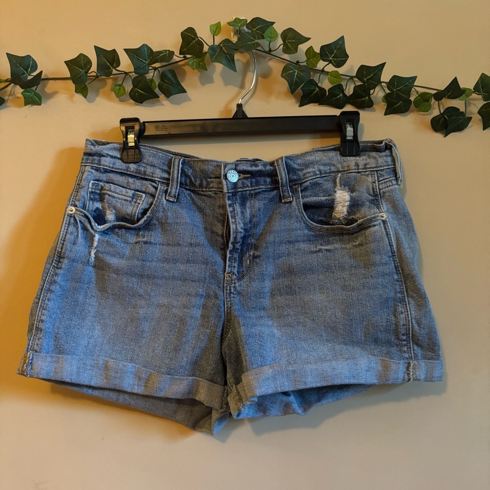 Old Navy Women's Rolled Hem Five Pocket Light Blue Boyfriend Fit Jean Shorts